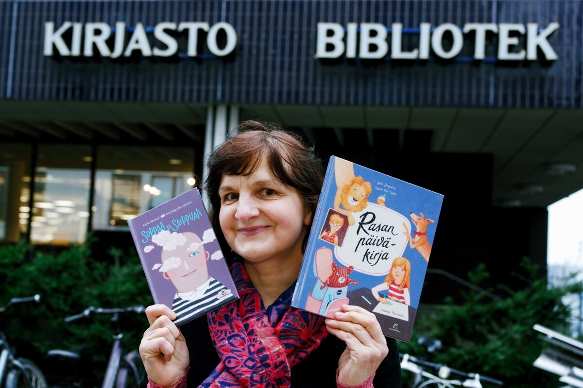 Kuvittaja Gundega Muzikante. Valokuva: Janis Kirpitis